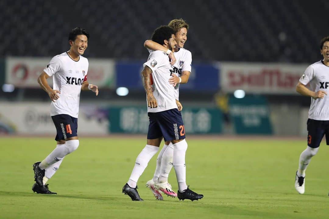 小川諒也のインスタグラム：「応援ありがとうございました。 すぐ次の試合があるので準備していきます！ #fctokyo #小川諒也」