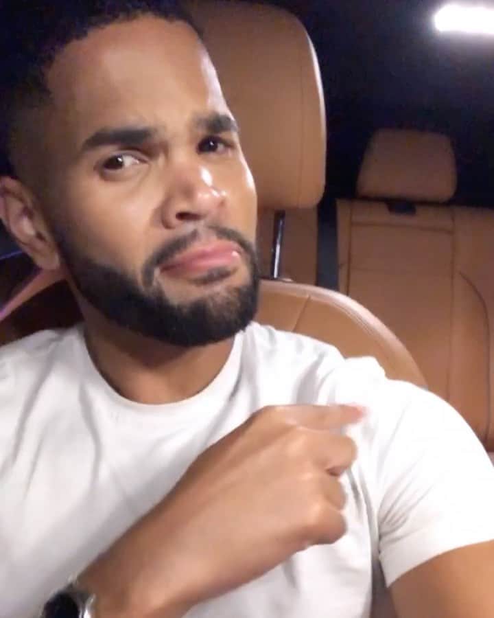 ディジョン・タルトンのインスタグラム：「It’s the shoulder shrug for me 🤷🏽‍♂️」