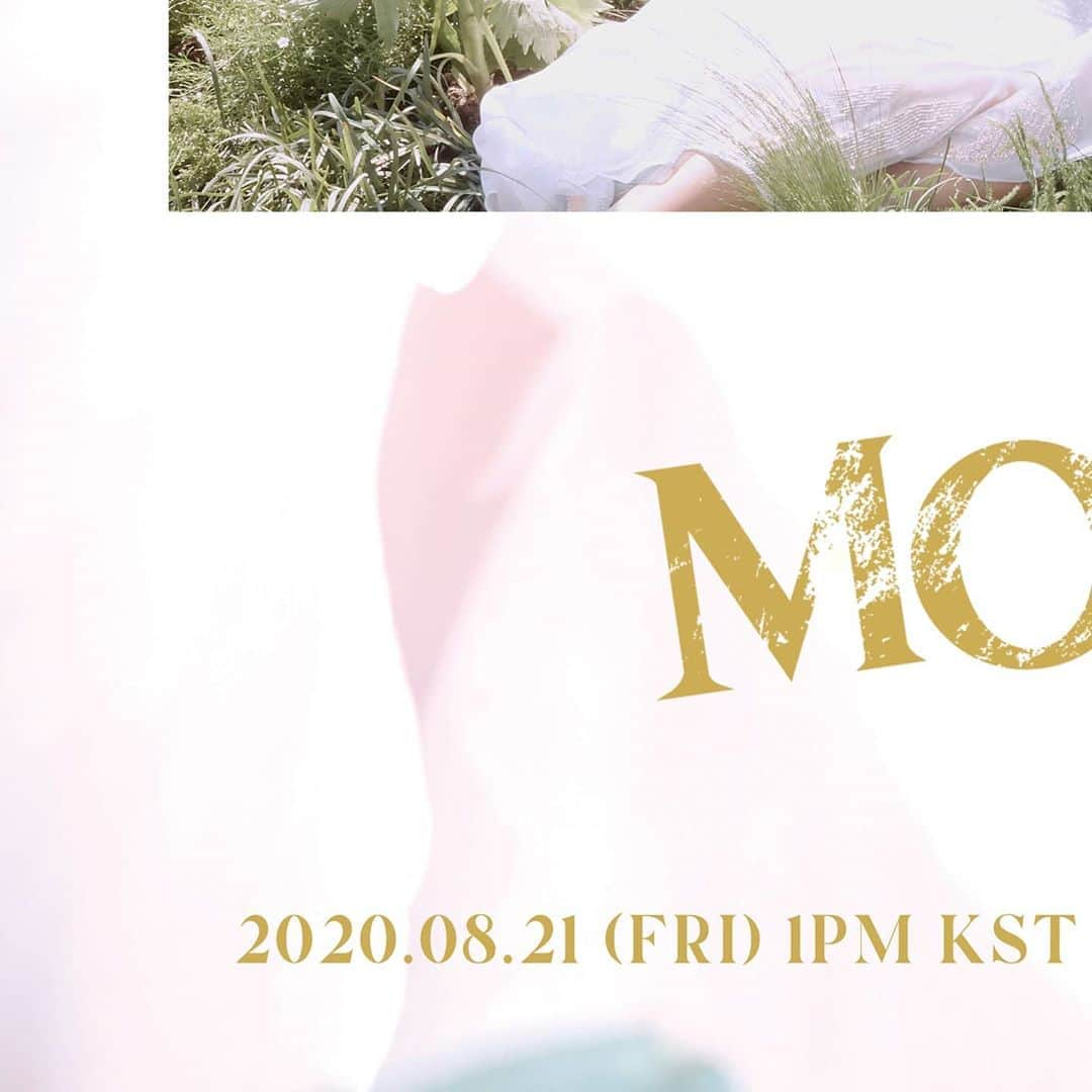 TWICEさんのインスタグラム写真 - (TWICEInstagram)「MORE & MORE (English Ver.) 1 day left! ⠀ 2020.08.21(Fri) 1PM KST 2020.08.21(Fri) 0AM EST 2020.08.20(Thu) 9PM PST ⠀ #TWICE #트와이스 #MOREandMOREenglishver」8月20日 13時00分 - twicetagram