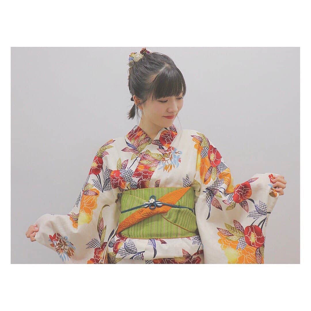 小片リサさんのインスタグラム写真 小片リサinstagram 浴衣 そのに 袖を持つこのポーズ 定番 浴衣 夏 Summer ポーズ 定番 一眼レフ Camera ポートレート Photo By Kisora Niinuma Official 小片リサ Tsubaki Factory