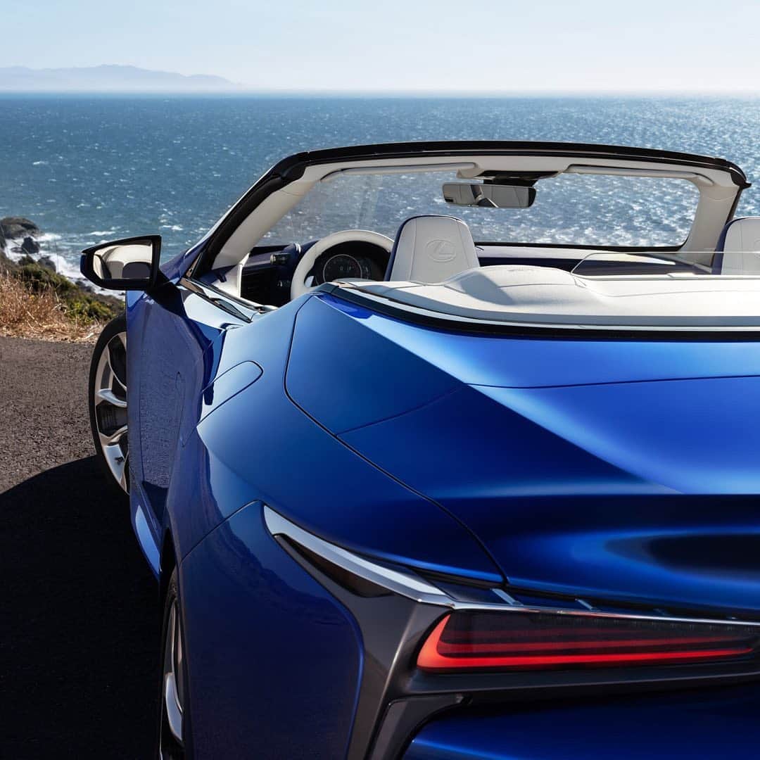 Lexus USAのインスタグラム：「Never has fresh air felt so good. Introducing a vehicle made for the long days of summer. The all-new #LexusLCC.」