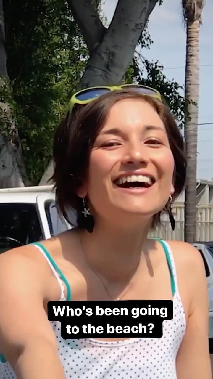 KATのインスタグラム：「Ahh throwback to this Summer Jam from 2018! What has everyone been doing this Summer? I miss going camping with friends but still try to make it out surfing once or twice a week. I wrote “Just an Illusion” with @servetf @mr._adam_berg and Mr Richard Rudolph.  This was such a fun song and video to put together. 🙌🏼☺️ #justanillusion #musicvideo #beach #beachpop #oceanpop」