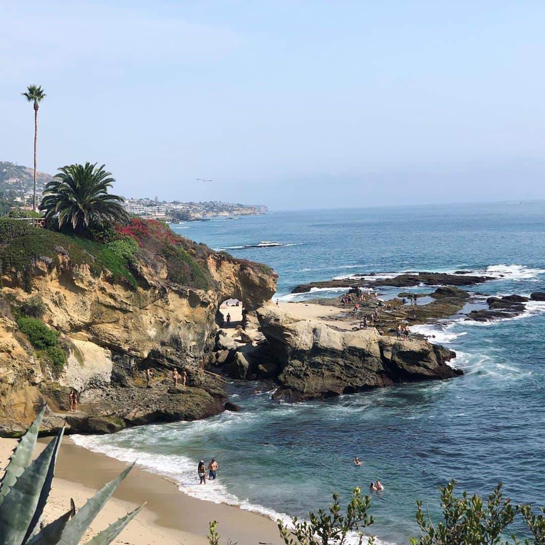 のインスタグラム：「Favorite beach in Southern California hands down. #lagunabeach #thelippkes」