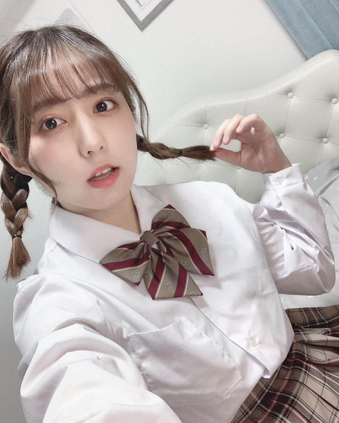 前田美里のインスタグラム：「もくようび。 . . #木曜日 #制服 #三つ編み  #おうち時間 #stayhome #ノスタルジック #女子力 #自撮り  #film #film_jp #photo #summer #selfie #ファインダー越しの私の世界 #写真好きな人と繋がりたい #ヲタク #欅坂46 #日向坂46 #フォロワー募集中 #costume #japanesegirl #follow #followme #좋아요 #팔로우미 #팔로미 #오오티디」