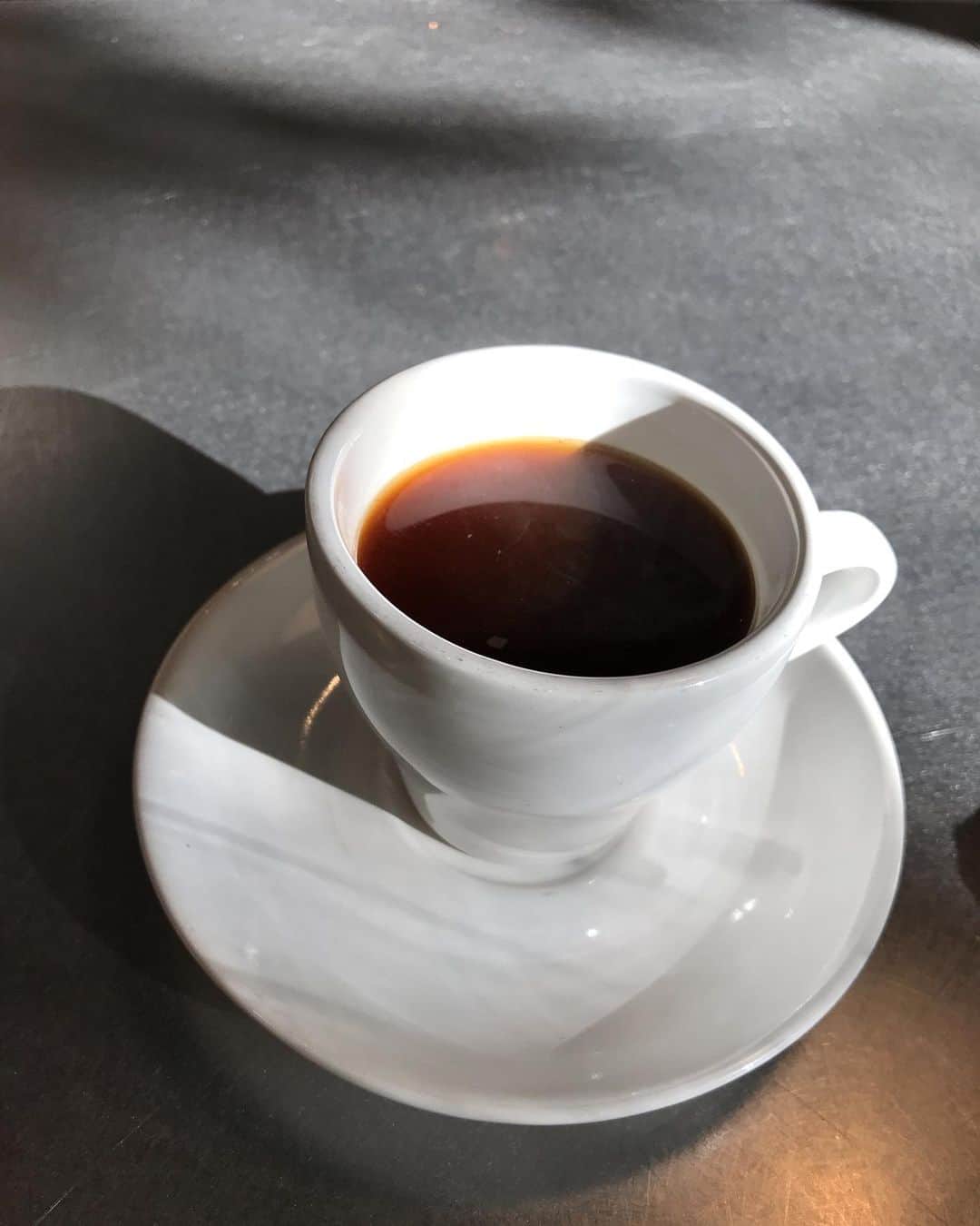 出井隼之介（ヤーレンズ）のインスタグラム：「今年もM-1始まりました。まずは一回戦を突破。ご時世もあるのでどういった大会になるのか分かりませんが、よろしくお願い致します。  #コーヒー #珈琲 #コーヒースタンド #コーヒー大好き #カフェ #カフェ巡り #カフェ部 #カフェ散歩 #喫茶店 #喫茶部 #cafe #cafetime #cafestagram #cafeculture #cafelife #coffee #coffeetime #coffeeshop #coffeebreak #coffeelove #coffeelovers #coffeeculture #coffeelife #coffeeholic #coffeeshopvibes #tokyocafe」