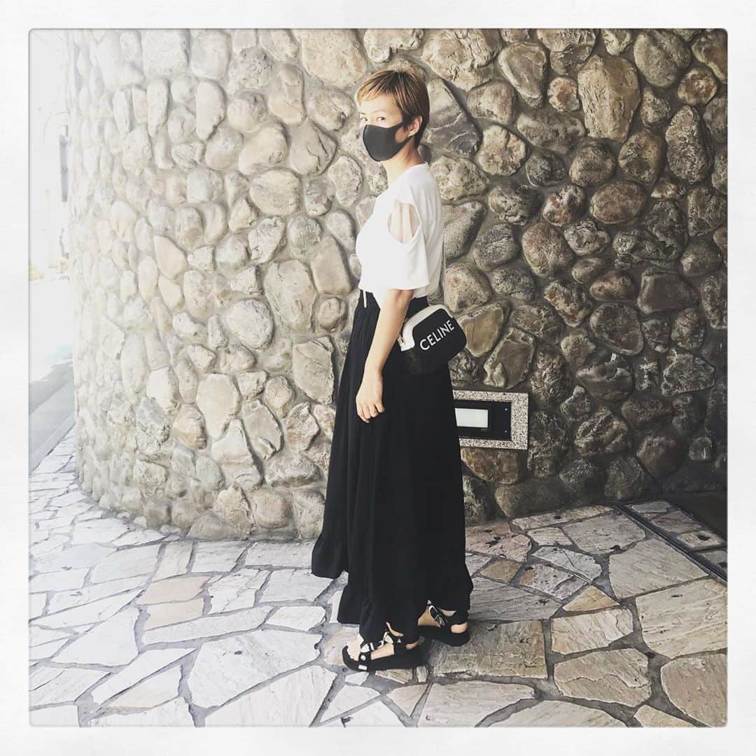 のインスタグラム：「もっぱらモノトーン。」