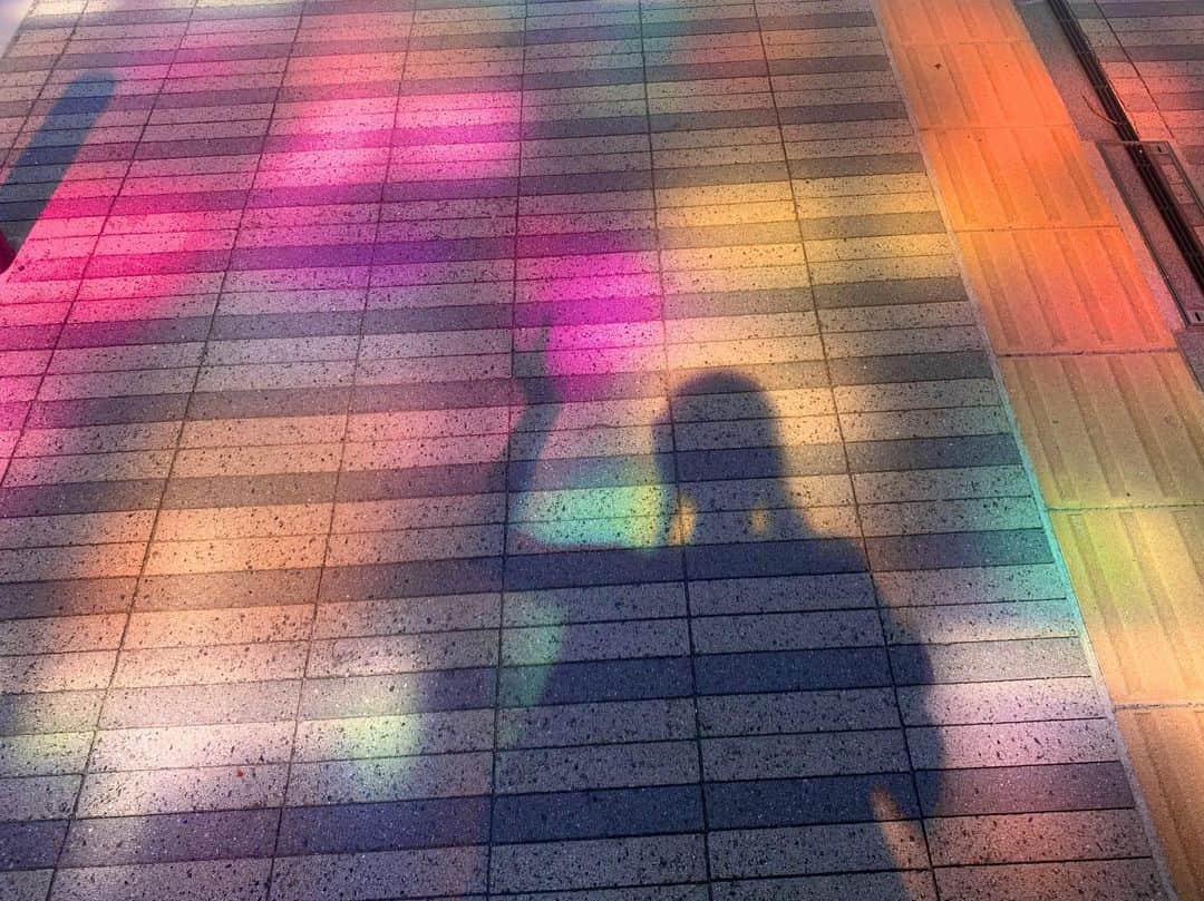 大江朝美さんのインスタグラム写真 大江朝美instagram キレー ステンドグラス 影 8