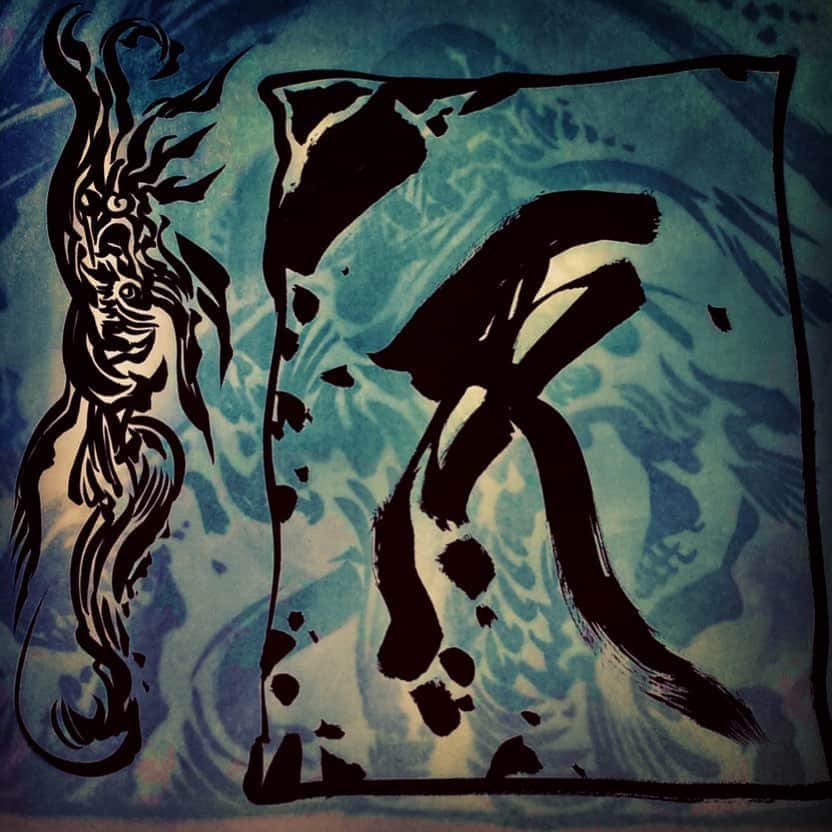 雨宮慶太さんのインスタグラム写真 - (雨宮慶太Instagram)「天   #dragon #monster  #sketch #creature #monster #dotart  #japan  #Asia  #doddle  #sketch #woman #fairy #creature #pencil #draw  #drawing #instagood #draw #art  #illust  #illustration #garo #keitaamemiya」8月20日 14時32分 - keitaamemiya