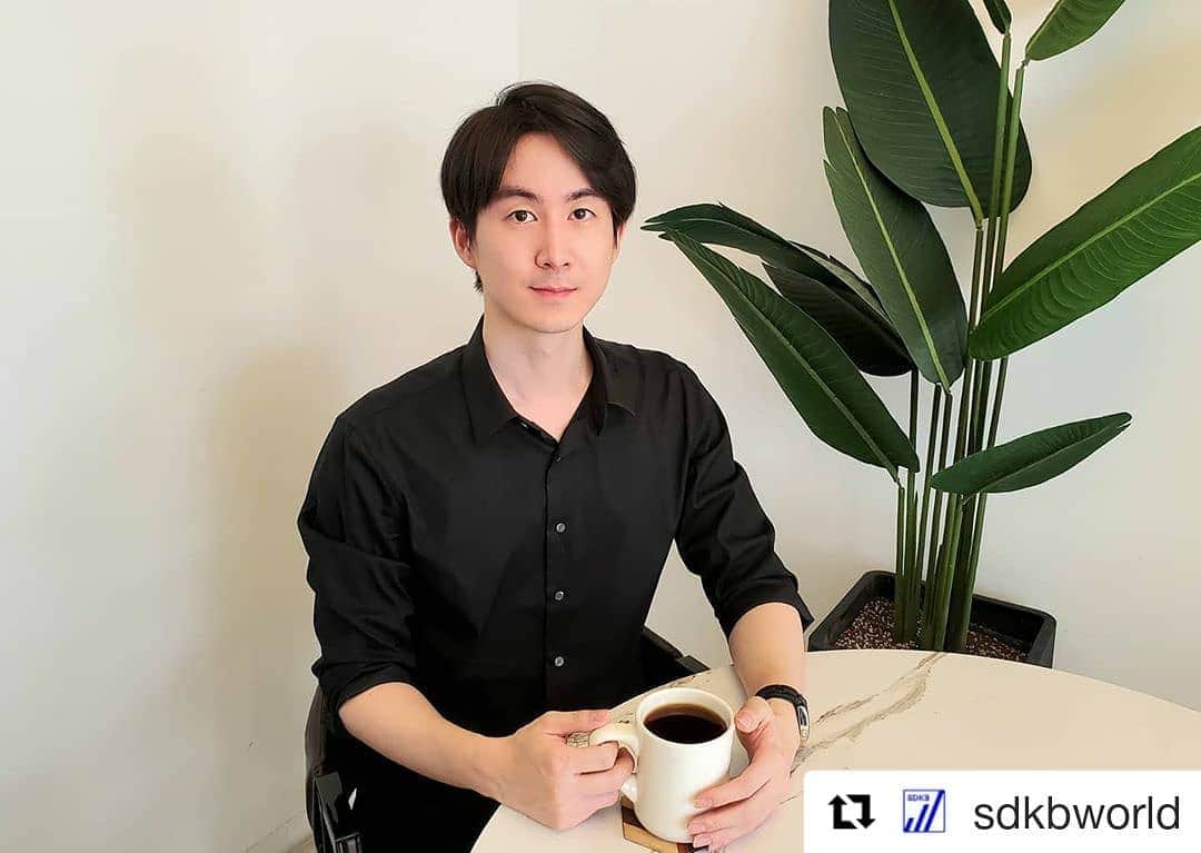 アレン・キボムのインスタグラム：「#Repost @sdkbworld ・・・ CEO Allen's interview with Dailian (Only KOR) --- http://naver.me/xWohMZiR」