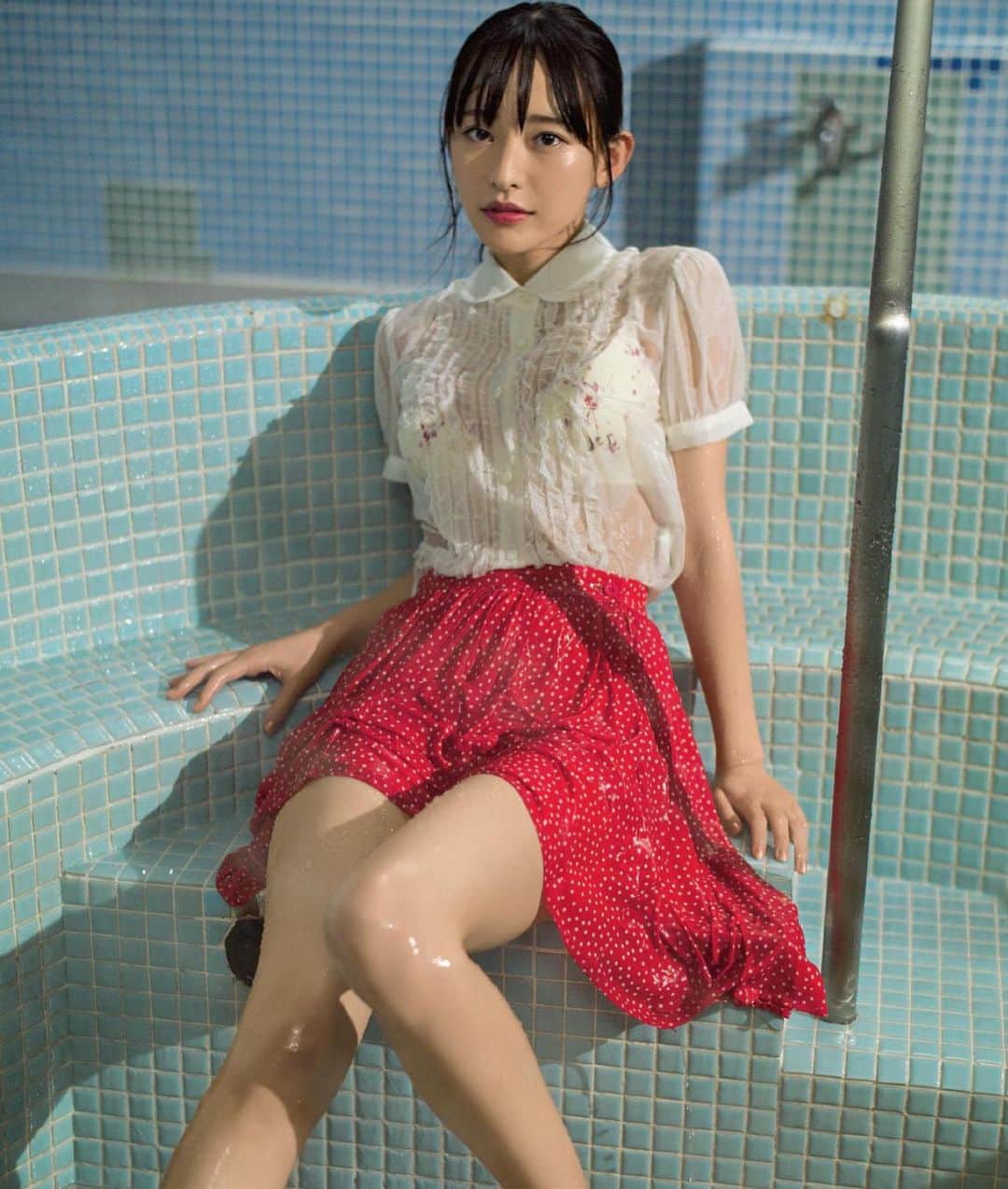 高橋有紀のインスタグラム：「週刊SPAグラビアのかなみんのヘアメイク担当させてもらいました❤️CGかと思うような綺麗なお顔の身体、、、！！撮影楽しかった〜❤︎ 📷細居幸次郎さん #hairmake #osakana_yuki #高崎かなみ」