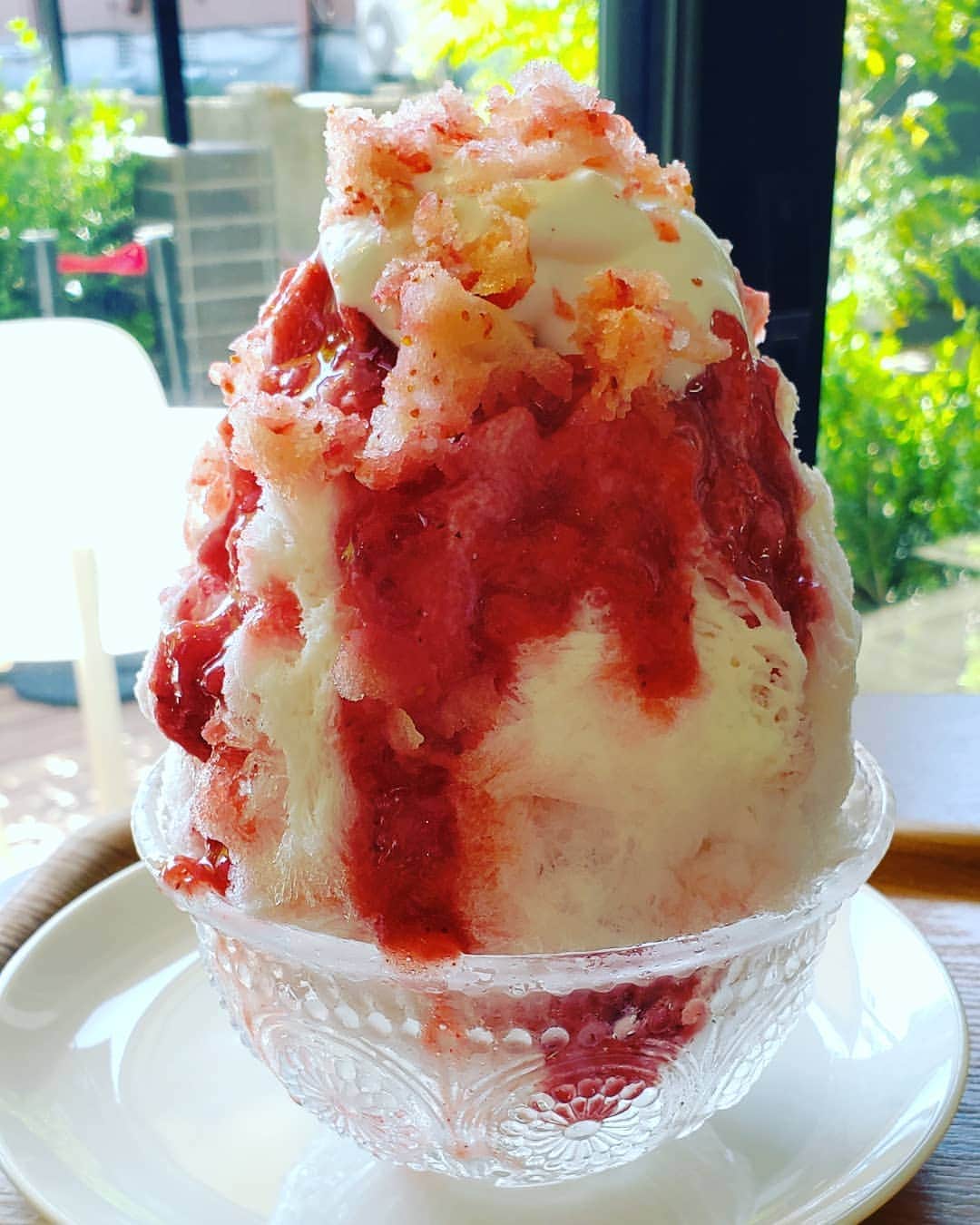 梅田陽子さんのインスタグラム写真 - (梅田陽子Instagram)「あまりに暑くて。。  #かき氷#🍧#いちごミルク#いちびこ#ichibiko#いちご#食べたら寒くなって即退室#かき氷あるある#ソロかき氷#１人で悪かったな」8月20日 15時26分 - yokoumeda