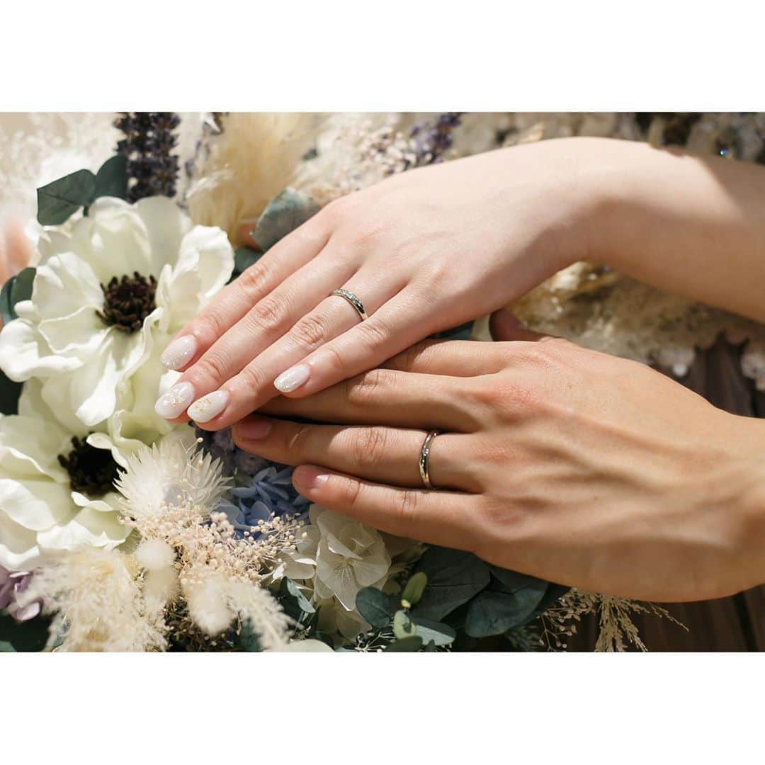 ラグナヴェールATELIER 公式さんのインスタグラム写真 - (ラグナヴェールATELIER 公式Instagram)「． おふたりを結ぶエンゲージリング  結婚指輪には【永遠の愛、永遠の絆】 という意味が込められています  指輪をお探しのおふたりへ 当館ではオリジナルブランド #ラグナクオーレ の指輪を取り扱っております💍 気になる方はお気軽にプランナーへご相談下さい . ************************************************** ブライダルフェア予約はHPがお得♪ 詳しくはプロフィールのURLをクリック🐭 **************************************************  #ラグナヴェールアトリエ #ENJOYDISTANCEWEDDING #結婚式場探し #結婚式準備 #結婚式 #2020夏婚 #2021春婚 #2021夏婚 #2021wedding #貸切ウェディング #結婚式準備 #marry花嫁 #大人婚  #結婚式レポ  #卒花嫁レポ  #プレ花嫁 #全国のプレ花嫁さんと繋がりたい #卒花嫁  #ブライダルフェア #ナチュラルウェディング #ウェディングドレス #ウェディングブーケ #ウェディングフォト #ウェディングニュース #挙式レポ #ウェディングレポ」8月20日 15時34分 - lagunaveil_atelier