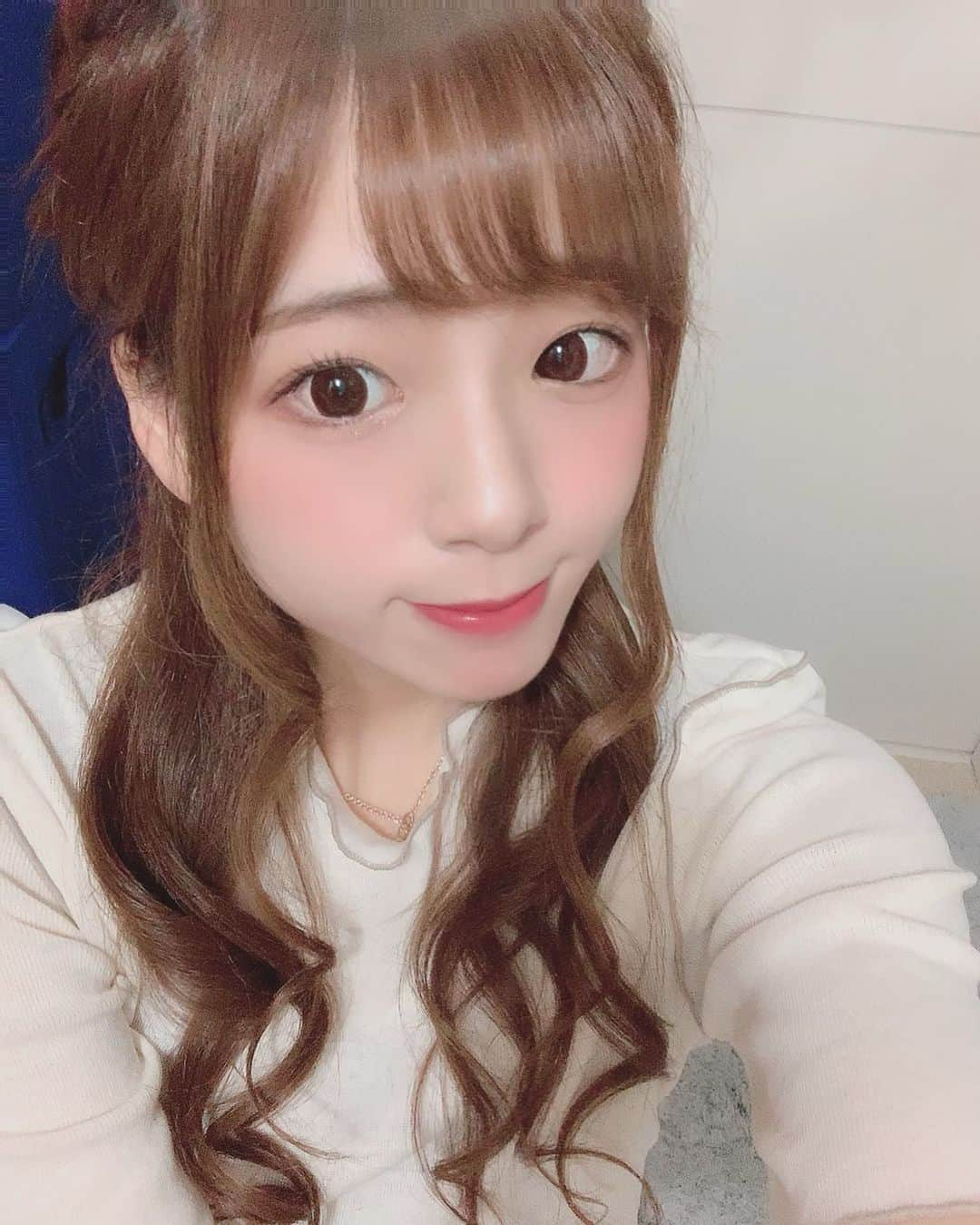 天使ほのかさんのインスタグラム写真 - (天使ほのかInstagram)「ハーフアップしてみた💕ヘアアレンジ得意になりたい〜🥺 . #福岡#中洲#魚町#小倉#キャバ嬢#キャバクラ#ラウンジ#ラトゥール#ナイスタ#ポコチャ#ライブ配信#ヘアアレンジ」8月20日 16時03分 - honoka_pom