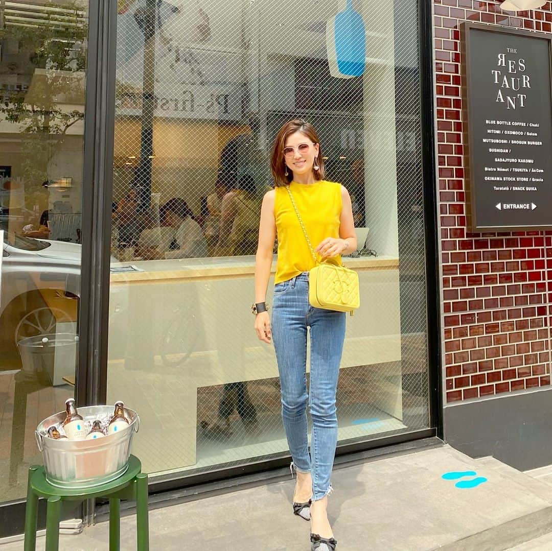 のインスタグラム：「#イエロー　🐥👖  #eatplayworks #bluebottlecoffee#therestaurant」