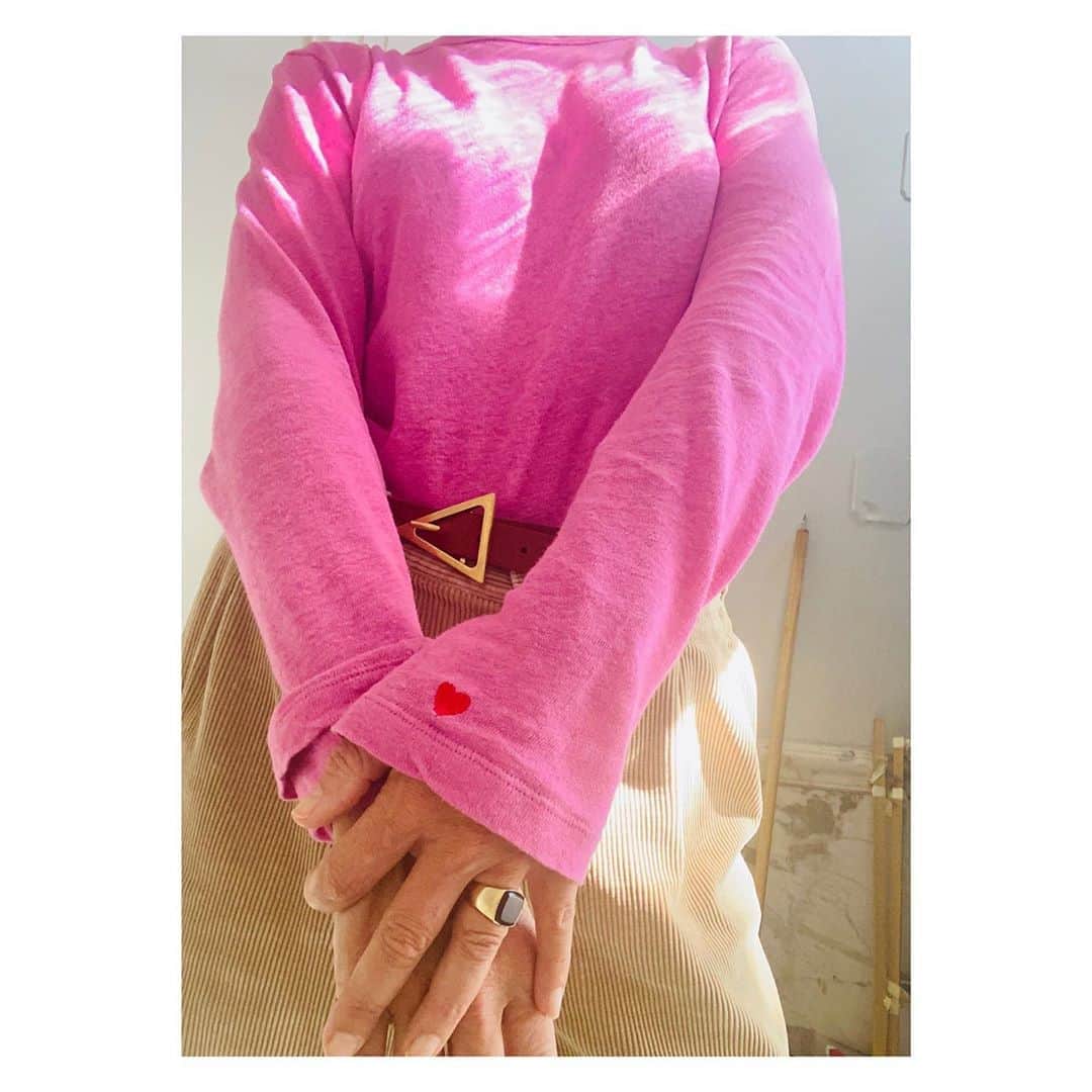 リカさんのインスタグラム写真 - (リカInstagram)「Paloma ❤️ Thursday - T  #tshirtdaysarethebest #paloma #pink#honey #augustwardrobe」8月20日 16時11分 - rikastudios_