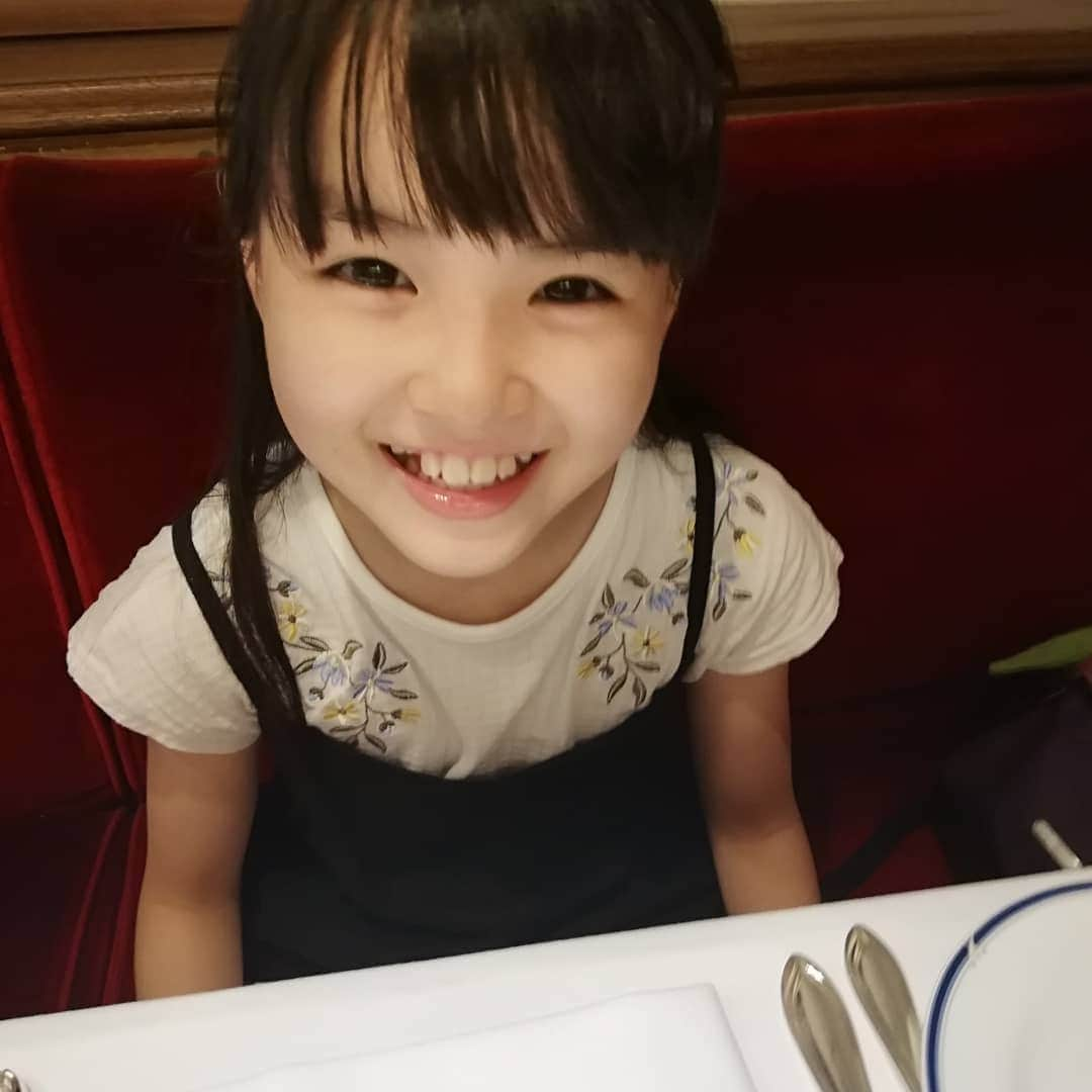 川上凛子のインスタグラム：「昨日で、11歳になりました。☺️ この1年も勉強とスケート、お仕事も頑張ります！ よろしくお願いします。😊☺️😊」