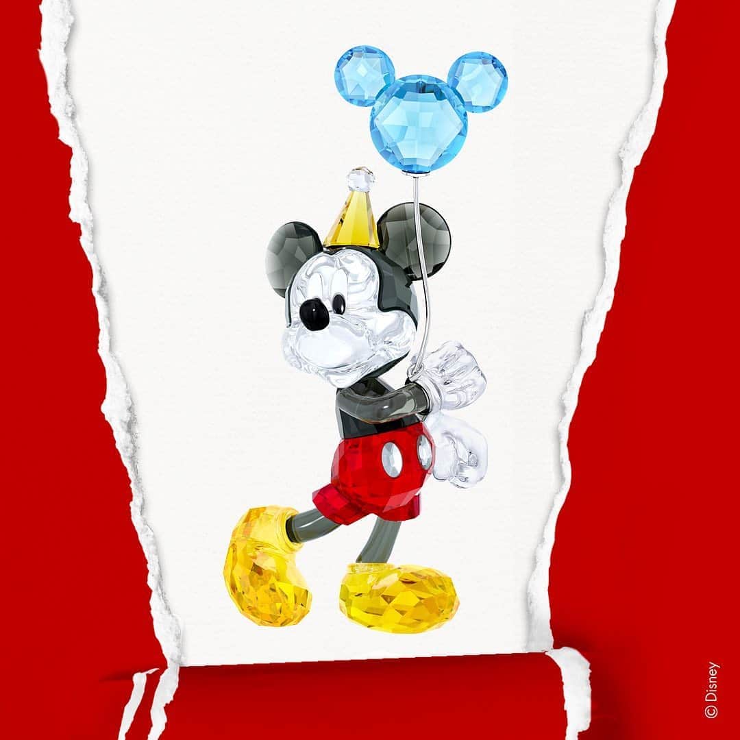 SWAROVSKIさんのインスタグラム写真 - (SWAROVSKIInstagram)「Bring magic and fun to any Disney fan by gifting this charming decoration ! #MickeyandMinnie」8月20日 16時16分 - swarovski