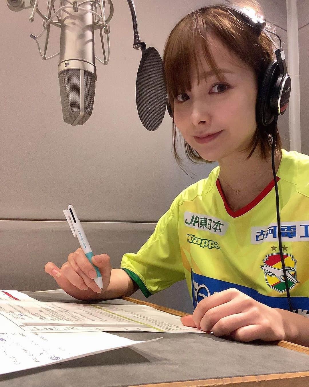 黒澤詩音のインスタグラム：「* #winbyall ⚽️  あの方に！試合をズバッと解説していただきました✨そしてあのスーパールーキーとも対談してきました！  今週末もお楽しみに❗️  #soccer #jleague #jefunited #ジェフ 千葉 #サッカー #jリーグ」