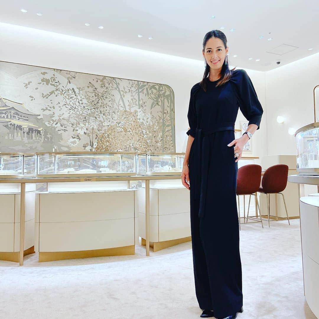 森泉さんのインスタグラム写真 - (森泉Instagram)「State of the art Cartier’s beautiful shop reopens in Fukuoka Iwataya✨ カルティエ 岩田屋ブティックリニューアルオープン🤩 美しいジュエリーと素敵な空間にときめき💓」8月20日 17時07分 - izumi.mori