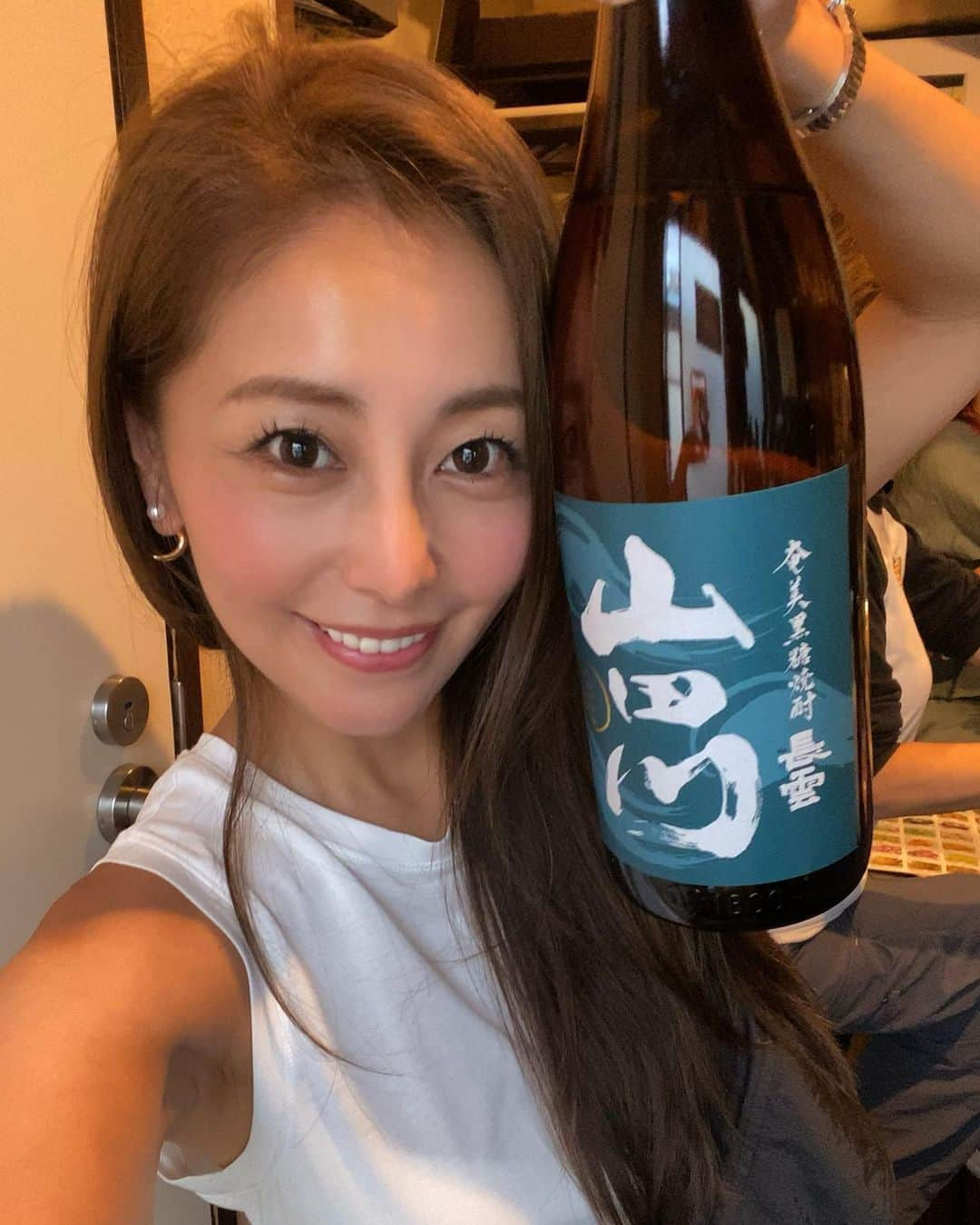 熊切あさ美さんのインスタグラム写真 - (熊切あさ美Instagram)「いつかの☺️写真 気づいたら八月も終わりに近づいてる🥺 出かけられないけど楽しく過ごそう お家時間がわたしは好きなんだ🌻 そして今夜も　#じっくり聞いタロウ  #テレビ東京　0時12分から観てね🥰 #happy  #smile  #ありがとう　#感謝 #焼酎　#奄美大島　#山田川　#熊切あさ美」8月20日 17時18分 - asami_kumakiri