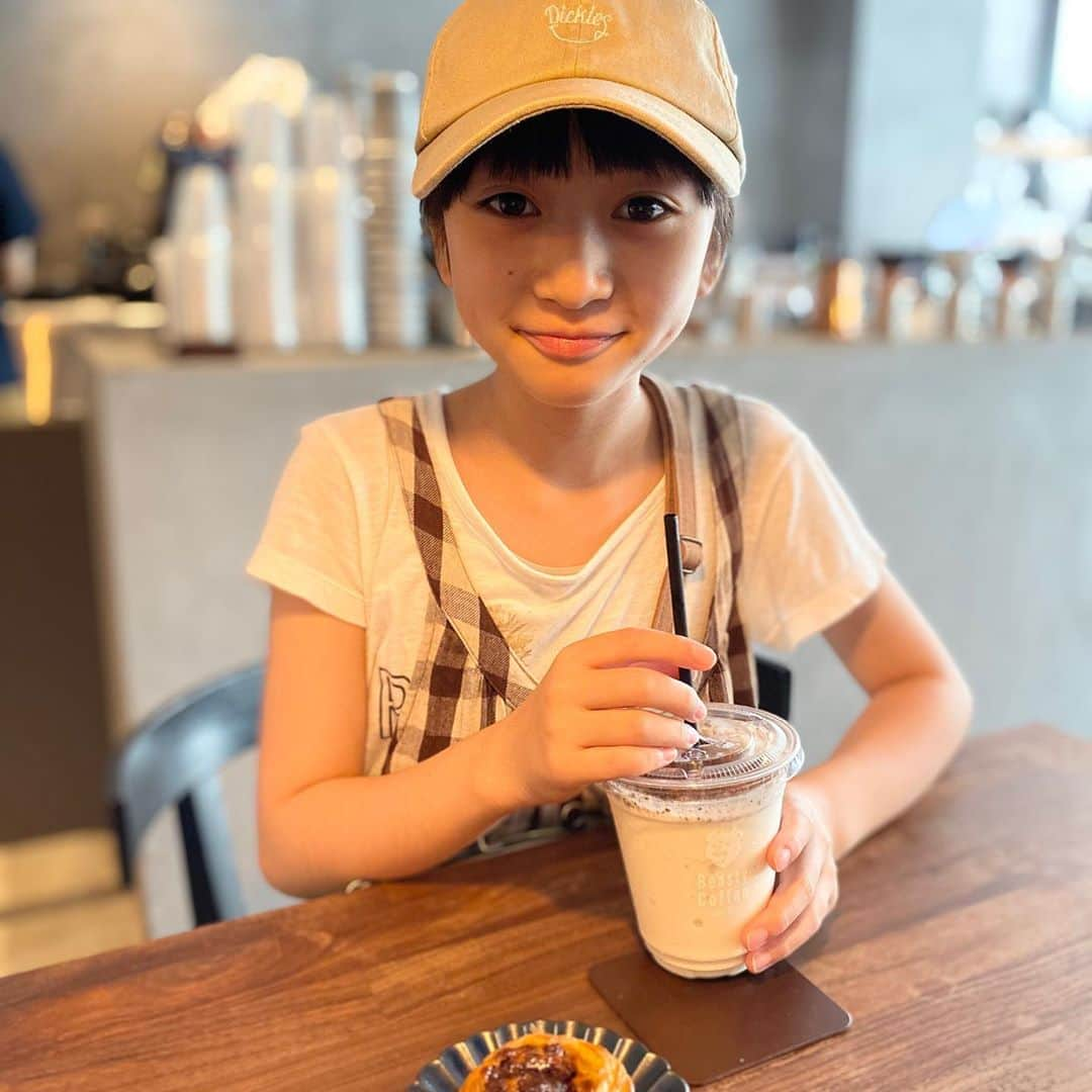 横溝菜帆さんのインスタグラム写真 - (横溝菜帆Instagram)「先日、お仕事帰りにオシャレなカフェに寄りました☕️ 素敵な所に行けるとやっぱり嬉しいです☺️ ・ #カフェ #バナナシェイク」8月20日 17時20分 - y_naho_te