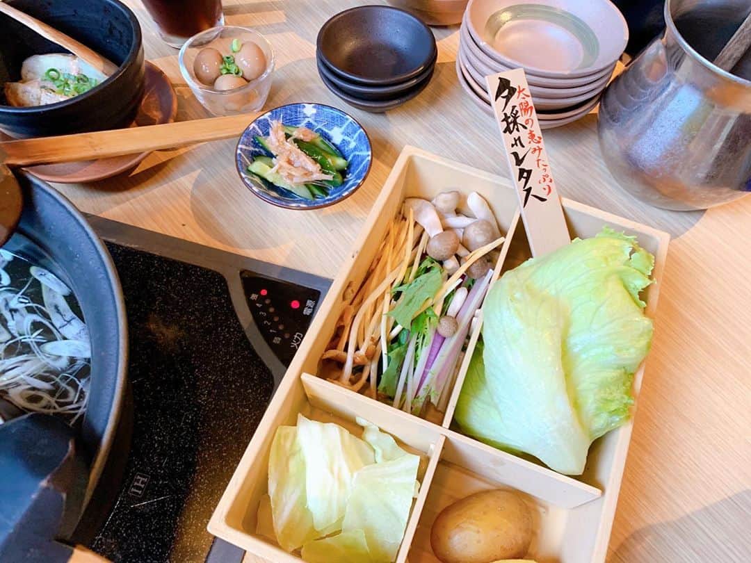 中村愛さんのインスタグラム写真 - (中村愛Instagram)「🐮♡ ・ ・ ・ 久々の #しゃぶしゃぶ温野菜 ✨いつも食べ放題にはしない派です😁 焦るの嫌なので😇 ピザ🍕は #クリスピー 派です。 みんなは⁉️ #しゃぶしゃぶ と聞いて #ノーパンしゃぶしゃぶ を思い浮かべる人はまぁまぁいい歳w」8月20日 17時42分 - nakamuramura_ai