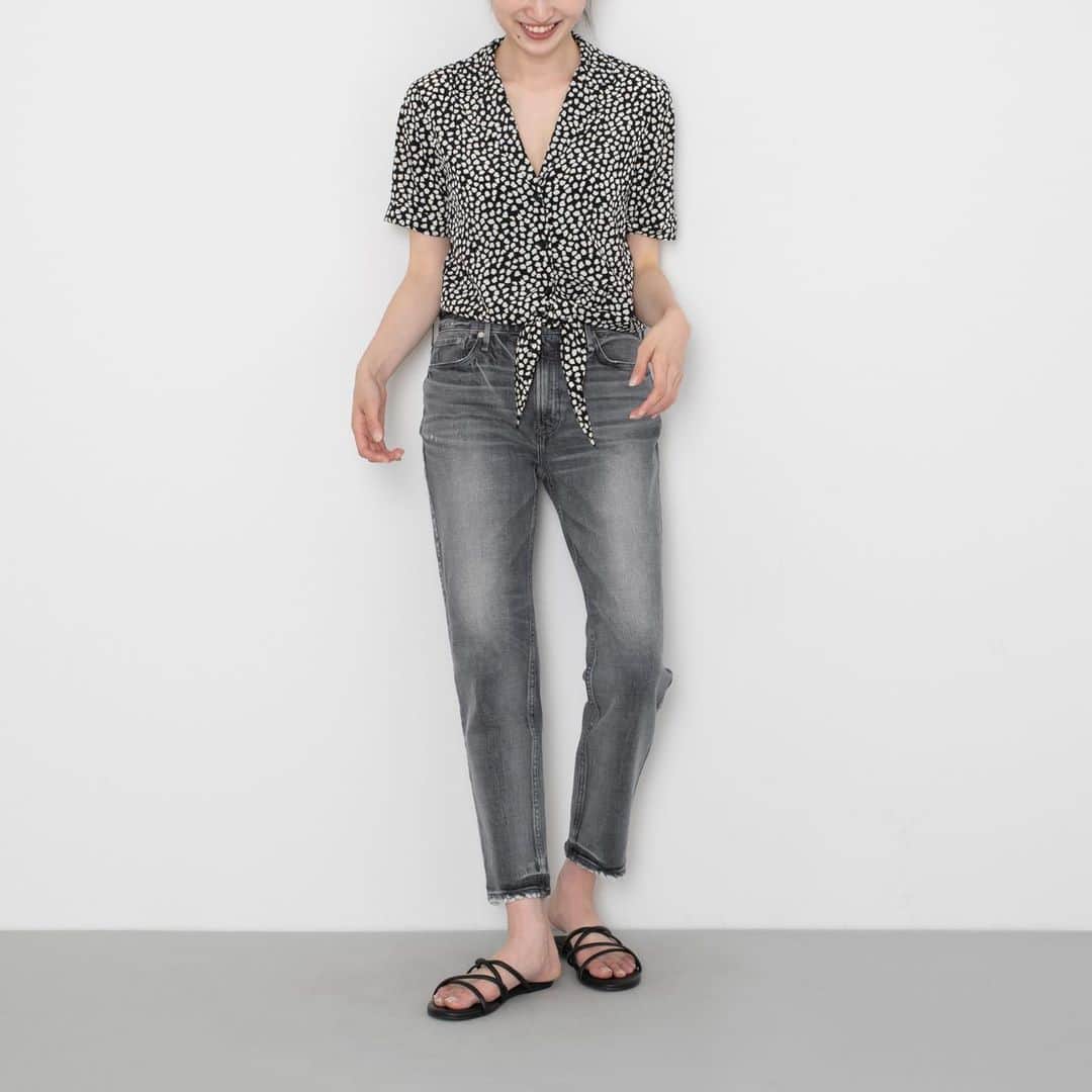 upper hights OFFICIALさんのインスタグラム写真 - (upper hights OFFICIALInstagram)「【THE LADY】 脚のラインをキレイに見せてくれるnew line！ カラーバリエーションが豊富に揃っています。 . . . @upperhights ﻿ #upperhights﻿ #denim #jeans﻿ #thelady #blackjeans #black﻿ #blue #blackdenim #blackused﻿ #アッパーハイツ﻿ #デニム #ガールフレンドデニム ﻿ #ブラックデニム ﻿ #ootd #outfit﻿ #ootdfashion #outfitstyle ﻿ #intheknowgl」8月20日 17時52分 - upperhights
