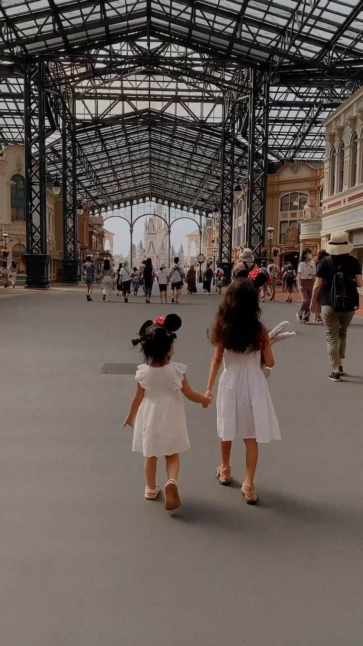 ✷kana✷のインスタグラム：「初リール♡🎞 #disneyland」