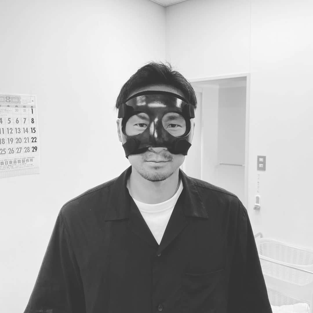 太田康介のインスタグラム：「NEW Face  これで安心。  #ラインメール青森 #太田康介 #フェイスガード #決してふざけてません」