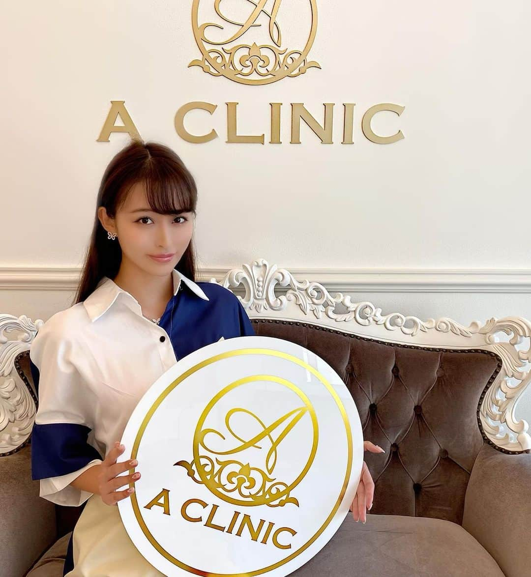 天野ちよさんのインスタグラム写真 - (天野ちよInstagram)「#aclinic でスマイルリップしてきたよ💓 .  @dr.furutani 先生にお願いしました( ¨̮ )︎︎♡ . 普段への字口になるのが気になってて、スマイルリップで口角を上げてもらったよー✨ . 極細針で痛みも少なくて、腫れも当日でもほとんど無かったです👏🏻 . 先生やクリニックの対応もめちゃくちゃ丁寧でした！そして、内装がほんとーーに可愛い🥺💕 . 3枚目は施術前 4枚目は施術後の写真！ ラシャスリップも貰えるからダブル効果で唇がぷるぷるになったよ‪︎‬‪︎☺︎ . 他にも、プル美注射ライトが気になるから次回しにいこうかな🤭✨ . #スマイルリップ#aclinic#aclinic銀座#aclinic横浜#aクリニック#エークリニック#リップヒアル#唇ヒアルロン酸#M字リップ#アヒル口#リップ#リップグロス#ラシャスリップ#美容外科#古谷哲也」8月20日 18時00分 - el_mundo_mar_sol_nail