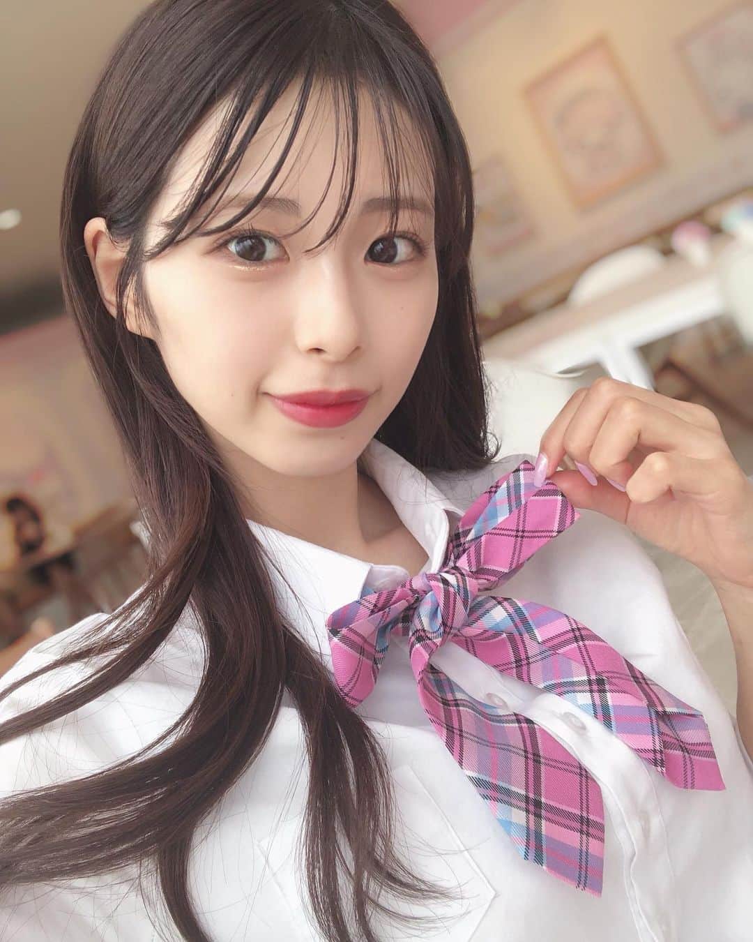川崎ひかるのインスタグラム：「制服の写真第２弾🎀💕 . . 気持ちは永遠のJKだよ-！🤭 . .」