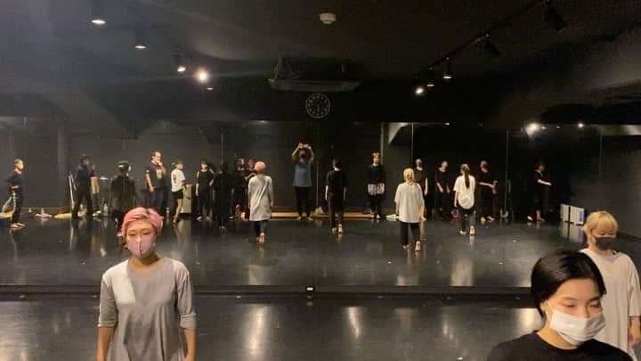 黒須洋壬のインスタグラム：「黒須洋嗣 JAZZ CLASS 2020.Aug.20th @danceworks_jpn  @xross #昼鳶 #ヨルシカ #mask #dance #jazzdance #tokyo #japan」