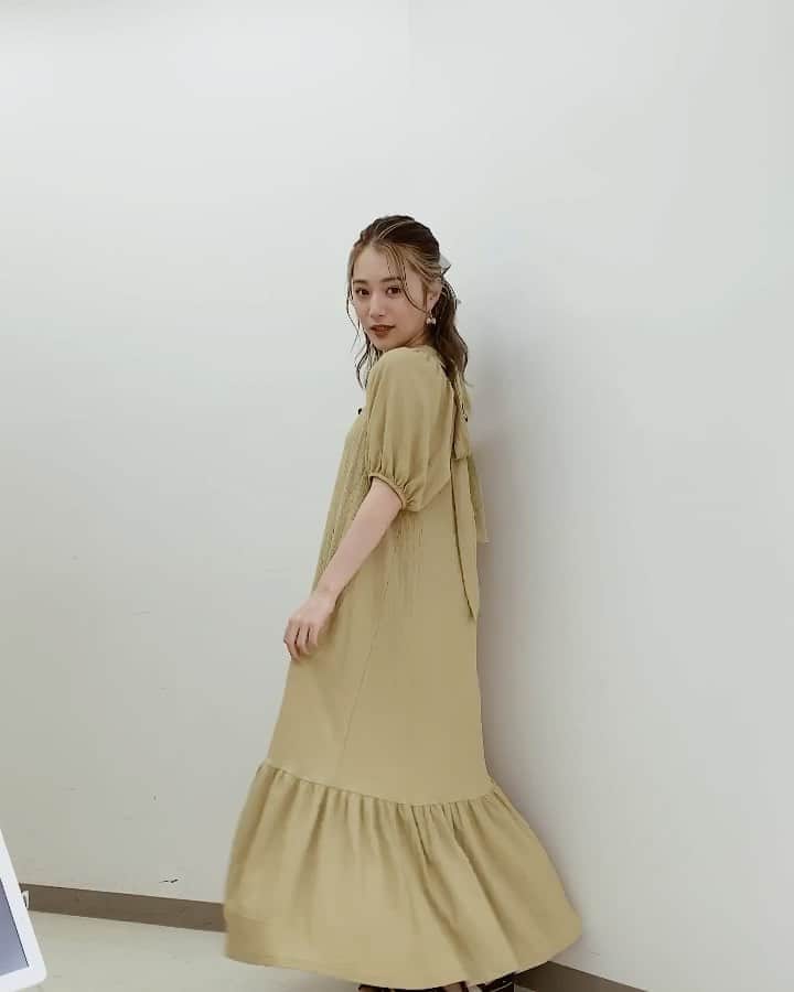 浪花ほのかのインスタグラム：「ヒラヒラスカート！！ 昨日のオルガン坂の時のお洋服です！🙊 タグ付けておきます💛💛  ピアスはお母さんが作ってくれました♥」