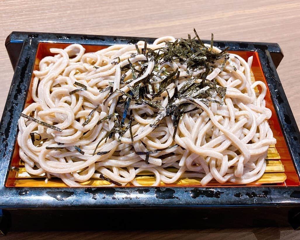 神奈月さんのインスタグラム写真 - (神奈月Instagram)「横浜市庁舎内でランチ🍴 寿司と山形蕎麦のお店🍣🥢 『海風季 かぶき』さんです〜。 お昼から美味しいもの食べるって 本当に幸せだ〜🤗感謝🙏  #神奈月 #寿司 #すし #蕎麦 #そば #横浜ランチ #横浜グルメ #海風季 #かぶき #相葉マナブ #ものまね破壊王 #YouTube #神奈月のカンチャンネル #金曜18時配信」8月20日 18時36分 - kannazuki.official