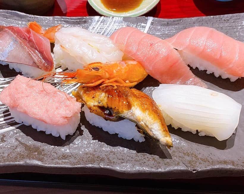 神奈月さんのインスタグラム写真 - (神奈月Instagram)「横浜市庁舎内でランチ🍴 寿司と山形蕎麦のお店🍣🥢 『海風季 かぶき』さんです〜。 お昼から美味しいもの食べるって 本当に幸せだ〜🤗感謝🙏  #神奈月 #寿司 #すし #蕎麦 #そば #横浜ランチ #横浜グルメ #海風季 #かぶき #相葉マナブ #ものまね破壊王 #YouTube #神奈月のカンチャンネル #金曜18時配信」8月20日 18時36分 - kannazuki.official