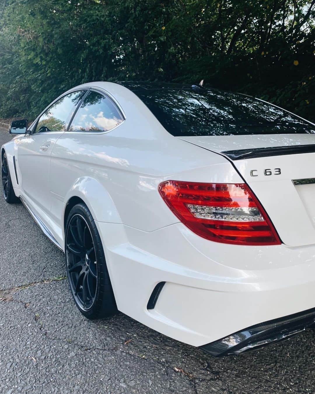 CARLiFESTYLEさんのインスタグラム写真 - (CARLiFESTYLEInstagram)「Mercedes C63 Black Series. 👍🏽or👎🏽? Check out @petrolwerks for more #CarLifestyle」8月21日 5時32分 - carlifestyle
