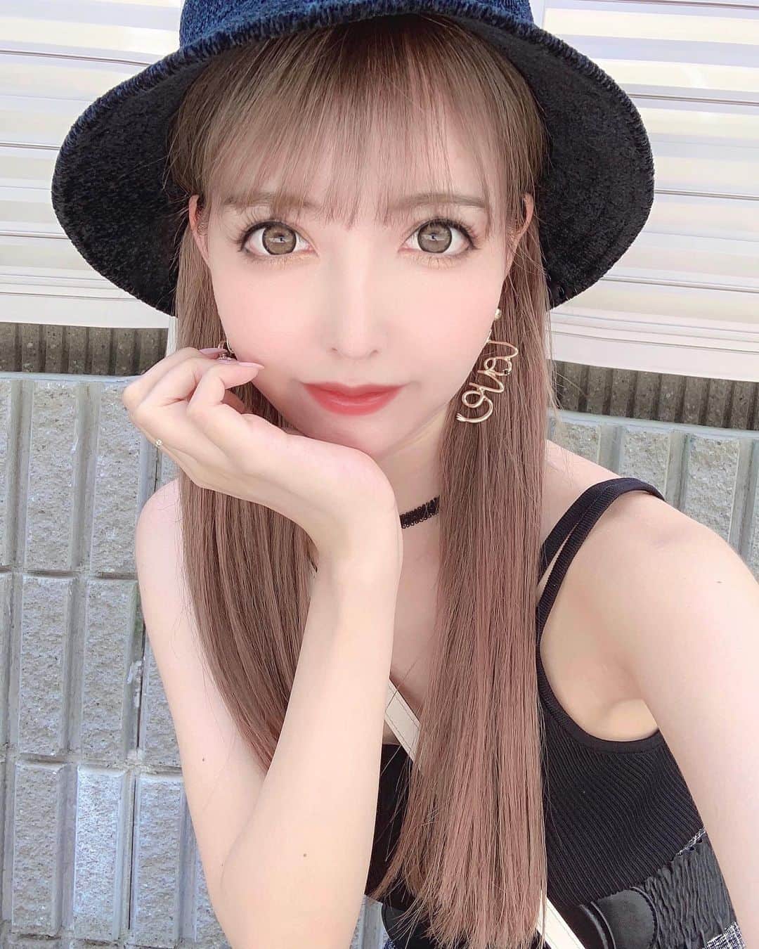 吉川ちかさんのインスタグラム写真 吉川ちかinstagram 前髪切りすぎだ疑惑 自分で切っちゃった 笑 すぐ伸びるからいいか もうすぐ撮影始まるし 来週も忙しくなるから 体調壊さないように気をつけよっと 前髪 セルフカット たまには カジュアル