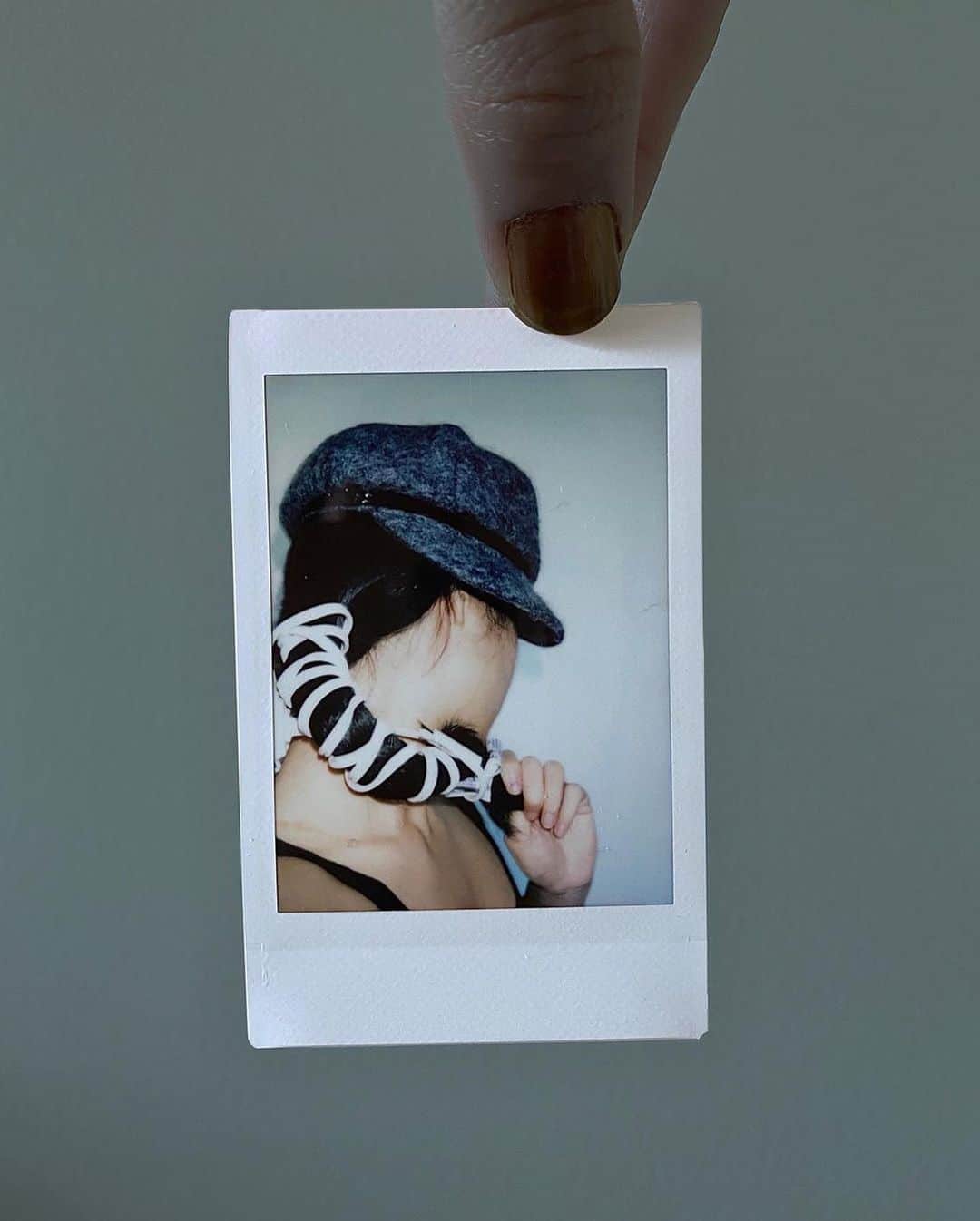 Fujifilm Instax North Americaさんのインスタグラム写真 - (Fujifilm Instax North AmericaInstagram)「“As someone who’s more used to creating in a virtual 3D environment, I feel like holding a real camera and getting instant honest prints (and no post editing) definitely inspire me to interact with ideas through a new lens.” - @papo_bi   #dontjusttakegive #instax #instaxmini11」8月21日 4時08分 - fujifilm_instax_northamerica