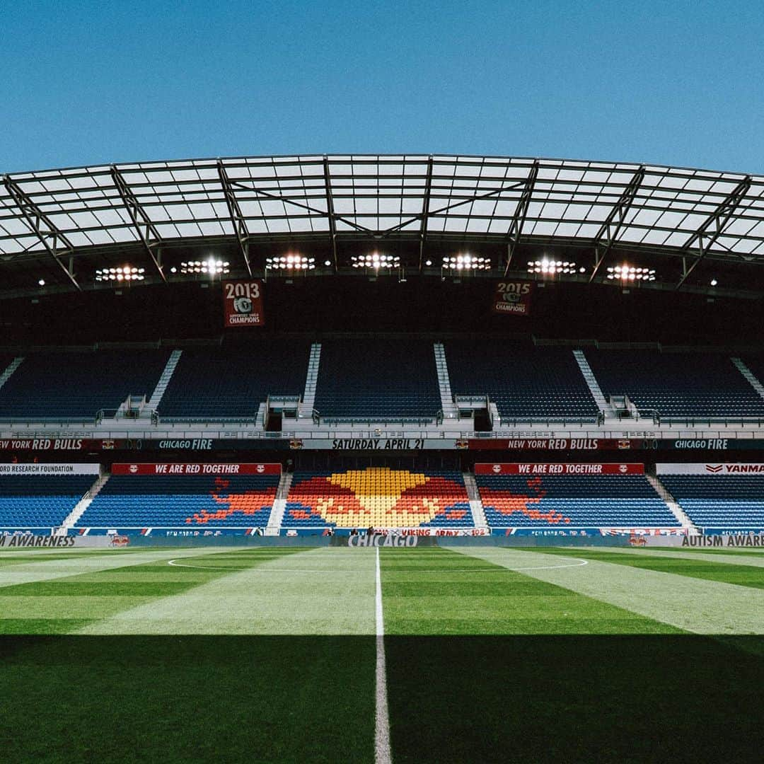 Major League Soccerさんのインスタグラム写真 - (Major League SoccerInstagram)「Will New York be 🔴 or 🔵 tonight? 🗽」8月21日 4時10分 - mls