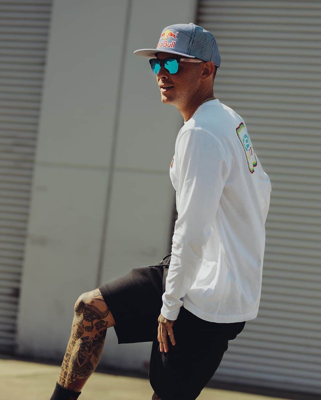 OAKLEYのインスタグラム：「"When you fall in love and you can't get back up." ❤️ @shecks #ForTheLoveOfSport #OneLove」