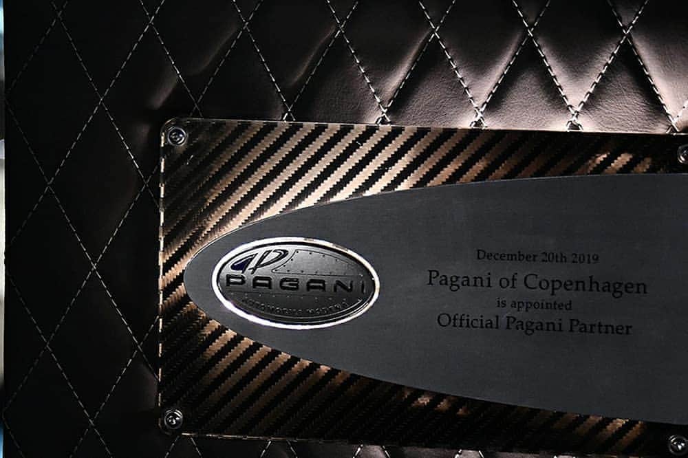 パガーニ・アウトモビリのインスタグラム：「Welcome to the Family, Pagani of Copenhagen!  Big up for our brand new and beautiful dealership in Denmark.  #pagani #huayra #huayraroadster #roadsterbc」