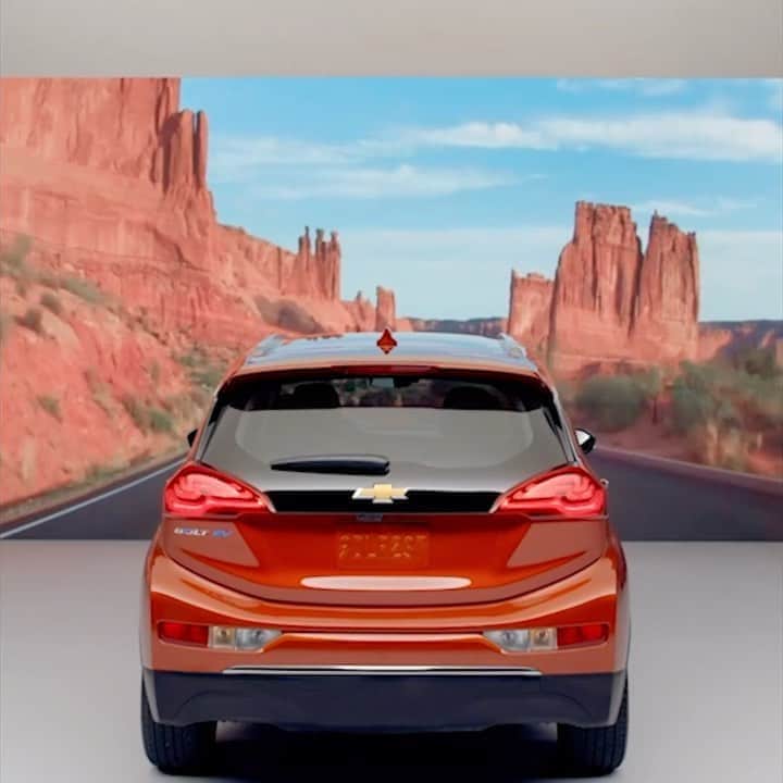 シボレーのインスタグラム：「Ready for an impromptu road trip in the #Chevy #BoltEV? We have tips on the best route, charging stations and more. Check out the link in our bio for the full video.」