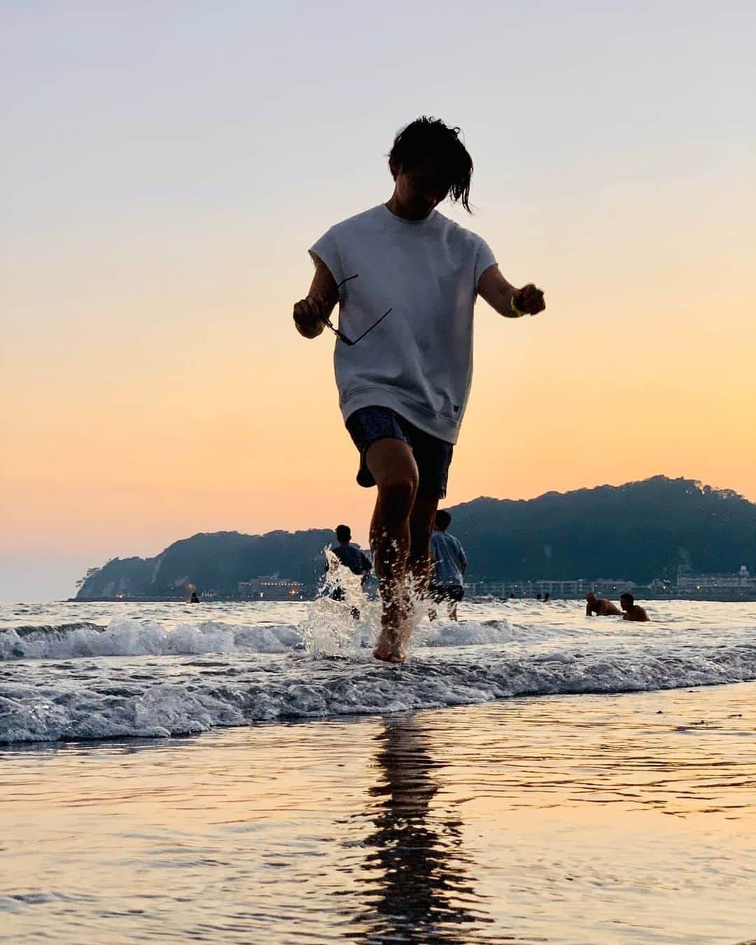 久保裕丈さんのインスタグラム写真 - (久保裕丈Instagram)「今日はきれいな夕焼けだったねー。 またみんなで海に行きたいなぁ🥺  #summer #夏　#海　#sea #2020ss」8月20日 20時31分 - hirotakekubo
