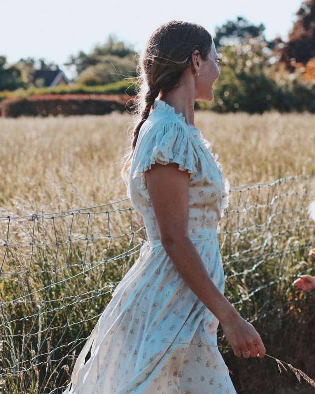 ローラ・ハドックのインスタグラム：「‘This is the time to be slow..’ John O’Donohue」