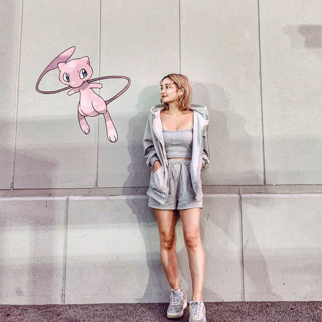 チアコマさんのインスタグラム写真 - (チアコマInstagram)「ポケモンのいる生活🧚‍♀️﻿ かわいいセットアップは﻿ @andrabbit_official の♡ ﻿ ﻿ #ミュウ #ポケモンGO #ポケモンマスター #pokemon #gosnapshot #otaku #コーデ #fashion #outfit #153センチ #低身長コーデ #nike」8月20日 20時37分 - chia_koma