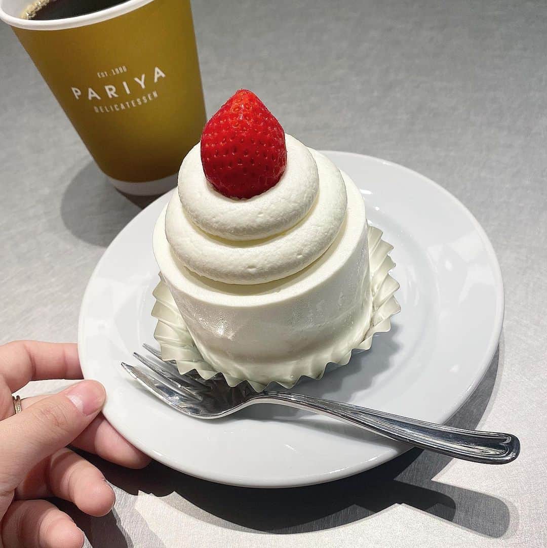 miyuのインスタグラム：「#pariya 🍰」