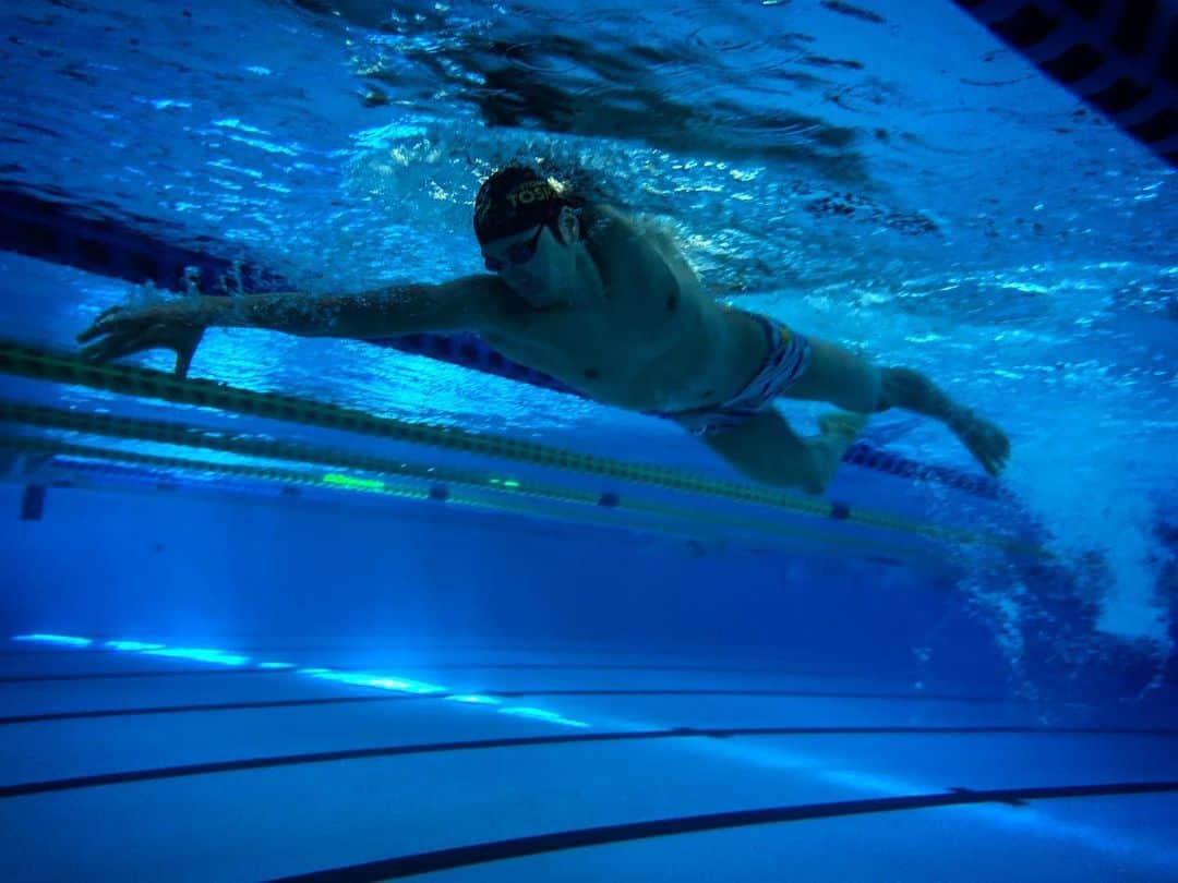 中村克さんのインスタグラム写真 - (中村克Instagram)「水の中って素敵な世界だよね。  外プールで泳ぎたいなぁ、綺麗な海で泳ぎたいなぁ。  #asics」8月20日 20時50分 - katsumi.221