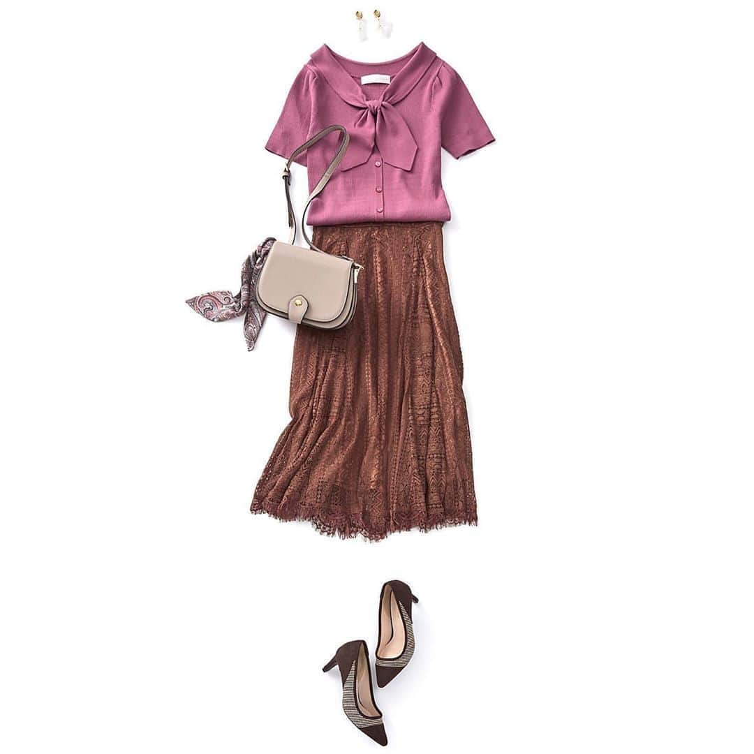 のインスタグラム：「Coming soon……❤️8.21 18:00UP❤️ ✨1 Week Coordinate✨  【THURSDAY】  OFFICIAL ONLINE STOREにて 毎月、おすすめの1週間コーディネートをご紹介👗👠💕 次回UPまであと1週間…… ということでコーディネートをチラリ✨ 公開中の7/22～8/20のおすすめスタイルは 画像をタップしてCHECK❣️  8/21（金）18:00 のUPをお楽しみに😘❤️❤️ ———————————————————— #31Sonsdemode #31sdm #31sdm_outfit #fashion #autumn #31sdm_1weekcoordinate #mondaytosunday #トランテアンソンドゥモード #トランテアン #今月のおすすめ #1週間コーデ #月曜から日曜」