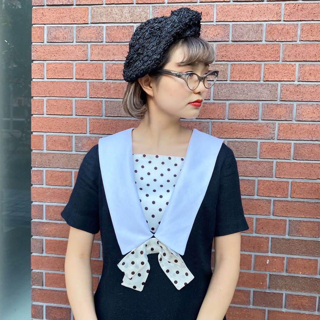 NUTTY Vintage&Collectibleのインスタグラム：「👠NEW ARRIVAL👠  ☑︎vtg 60's monotone retro dress  レトロなムードたっぷりのドレスです。 遊び心のあるドレスには遊び心のある小物をあわせて きゅっと仕上げましょ♡🐈 重厚感のあるドレスですので、 夏と秋のあいの季節にぴったりです。  ＊VINTAGE ONLINE STOREにてお買い求めいただけます＊  ------------------------------------ 🛍NUTTY通販について🛍 ------------------------------------- ＜ONLINE STORE＞ VINTAGE▶︎http://nutty.theshop.jp/ USED SELECT▶︎https://nuttyselect.official.ec/ （プロフィールページURLよりjump🕊） ㅤㅤㅤㅤㅤㅤㅤㅤㅤㅤㅤㅤㅤ ＜VIDEO CHAT SHOPPING＞ テレビ電話をお繋ぎして、リアルタイムでご案内いたします。詳細は過去の投稿をご覧ください。」