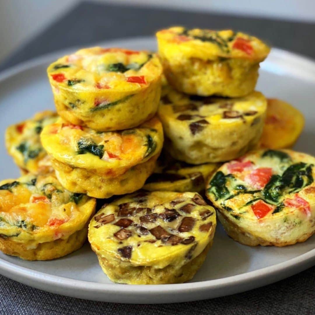 Flavorgod Seasoningsさんのインスタグラム写真 - (Flavorgod SeasoningsInstagram)「egg bites for breakfast 🍳⁠ -⁠ Customer:👉 @foodandmartinis⁠ Seasoned with:👉 #Flavorgod Garlic Lovers⁠ -⁠ Add delicious flavors to your meals!⬇️⁠ Click link in the bio -> @flavorgod  www.flavorgod.com⁠ -⁠  I made 2 versions and used FlavorGod seasoning for each. baked for 25 mins at 350. ⁣⁠ ⁣-⁠ ▪️Fully cooked ground turkey seasoned with 3/4 “everything spicy” and 1/4 “garlic lovers” 🍳 mixed with chopped tomato + sautéed garlic spinach. topped with aged Italian cheese blend⁣⁠ ▪️Sautéed mushrooms topped with Truffle Gouda. “garlic lovers” seasoning added to egg⁠ -⁠ Flavor God Seasonings are:⁠ ➡ZERO CALORIES PER SERVING⁠ ➡MADE FRESH⁠ ➡MADE LOCALLY IN US⁠ ➡FREE GIFTS AT CHECKOUT⁠ ➡GLUTEN FREE⁠ ➡#PALEO & #KETO FRIENDLY⁠ -⁠ #food #foodie #flavorgod #seasonings #glutenfree #mealprep #seasonings #breakfast #lunch #dinner #yummy #delicious #foodporn」8月20日 21時01分 - flavorgod